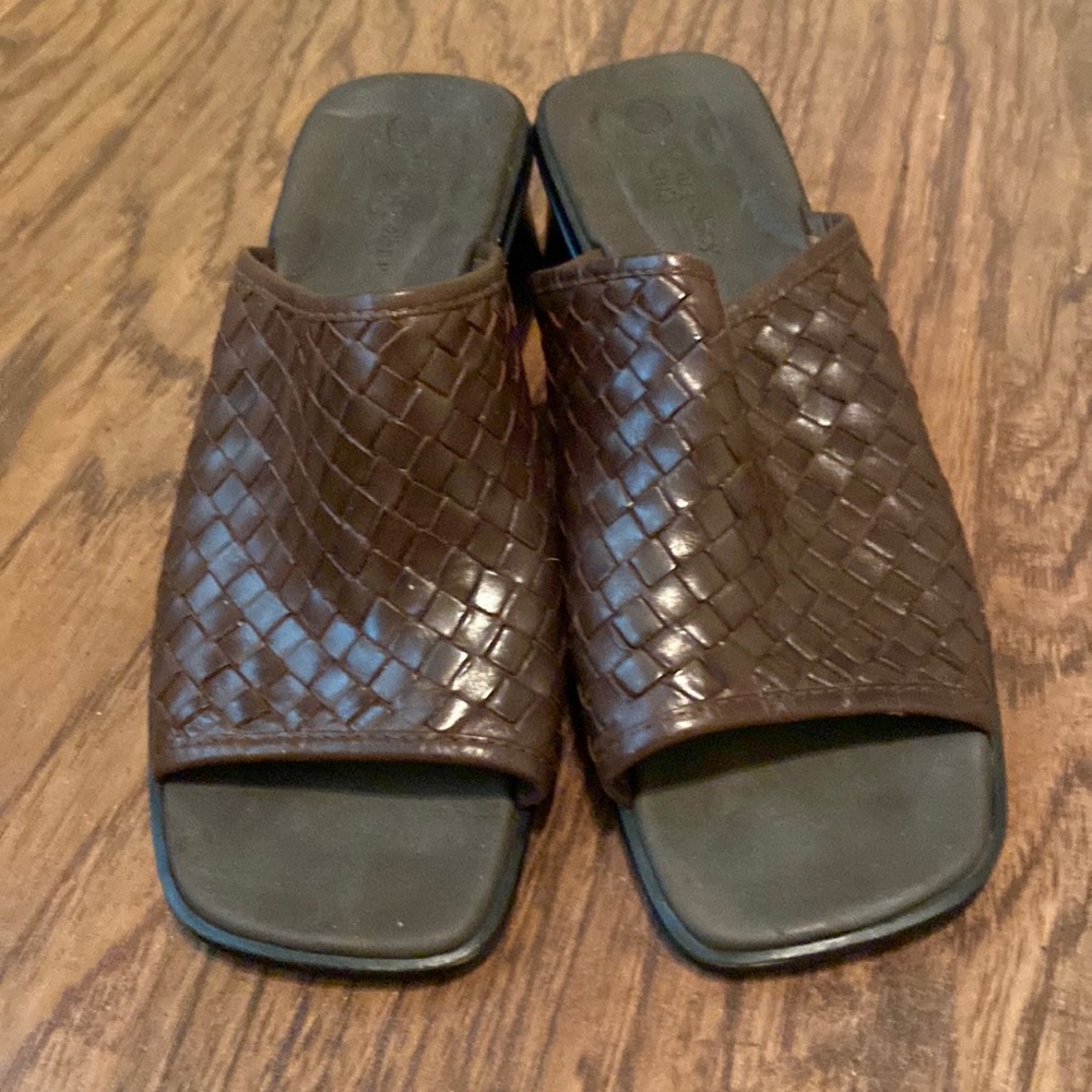 Montego Bay leather collection shoe. Brown Leather woven upper.